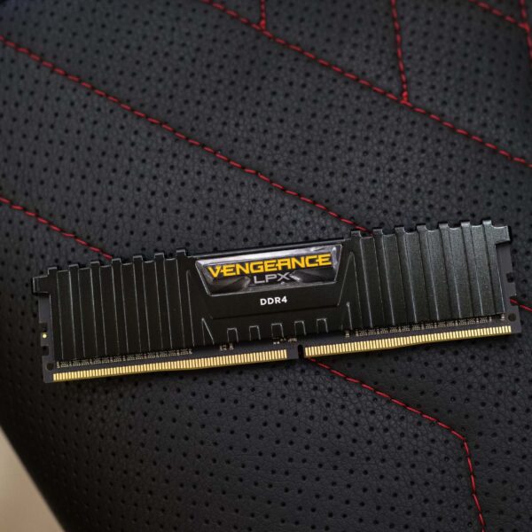 RAM CORSAIR VENGEANCE® LPX 8GB (1x8GB) DDR4 3200Mhz (CMK8GX4M1E3200C16)